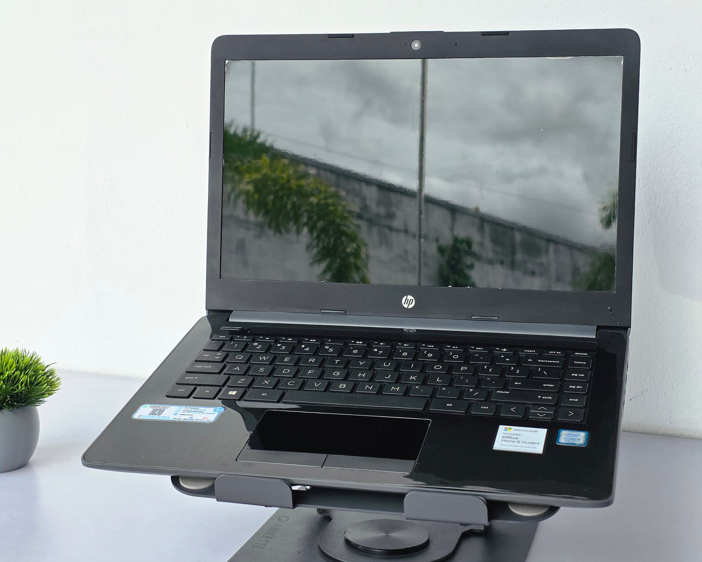 Hp Laptop 14q i5 8th Gen (8 GB RAM,256 GB SSD, 1 TB HDD, Onboard UHD Graphics) - 1 Year Warranty (Refurbished)