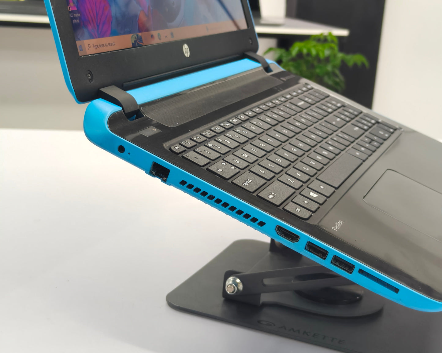 HP Pavilion 15 Notebook PC i3 4th gen (8 Gb RAM, 256 GB SSD,2 GB Onboard UHD Graphics ) - 1 year warranty (Refurbished)