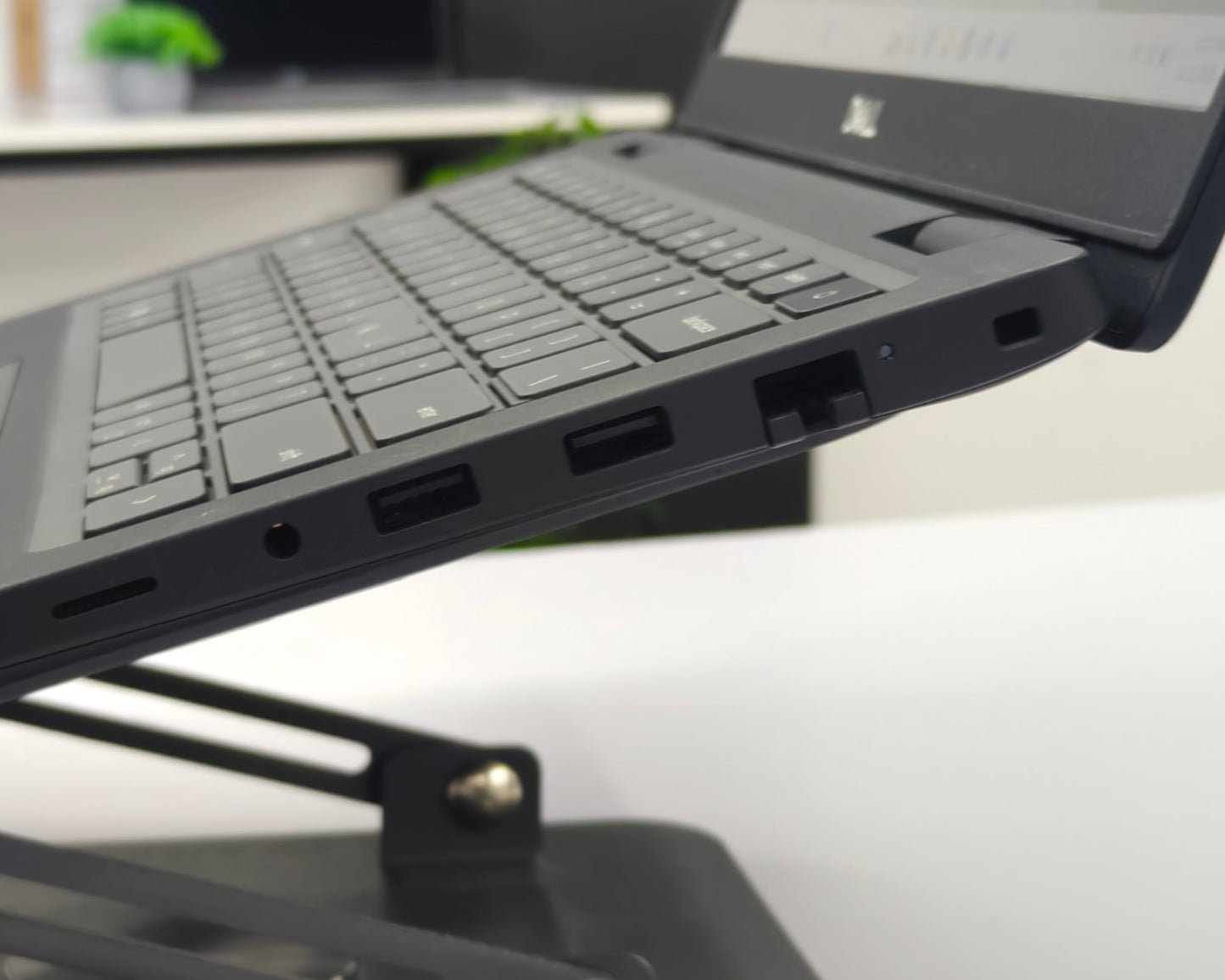 Dell Latitude 3420 i5 11th gen (8 Gb RAM, 512 GB SSD,4 Gb Onboard UHD Graphics ) - 1 year warranty (Refurbished)