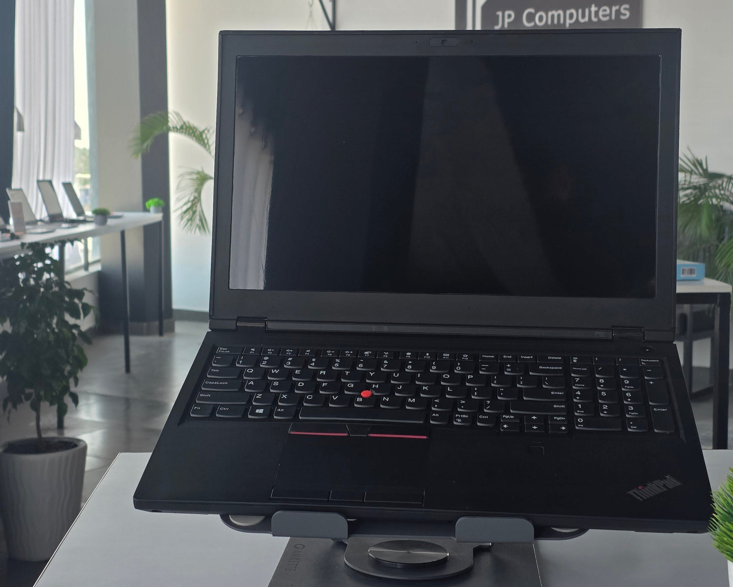 Lenovo ThinkPad P52 8th Gen i7 8th Gen(16 GB DDR4 RAM, 512 GB SSD, 4 NVIDIA Quadro  Intel UHD Graphics 630) 1 Year Warranty