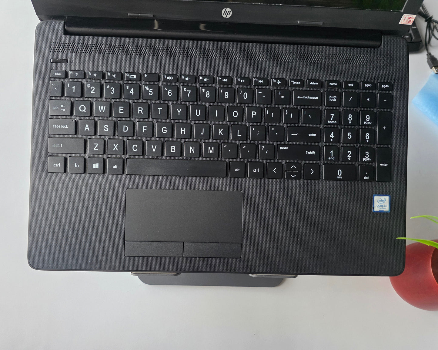 HP 15 i3 7th Gen (8 GB RAM,256 GB,Onboard UHD Graphics) - 1 Year Warranty (Refurbished)