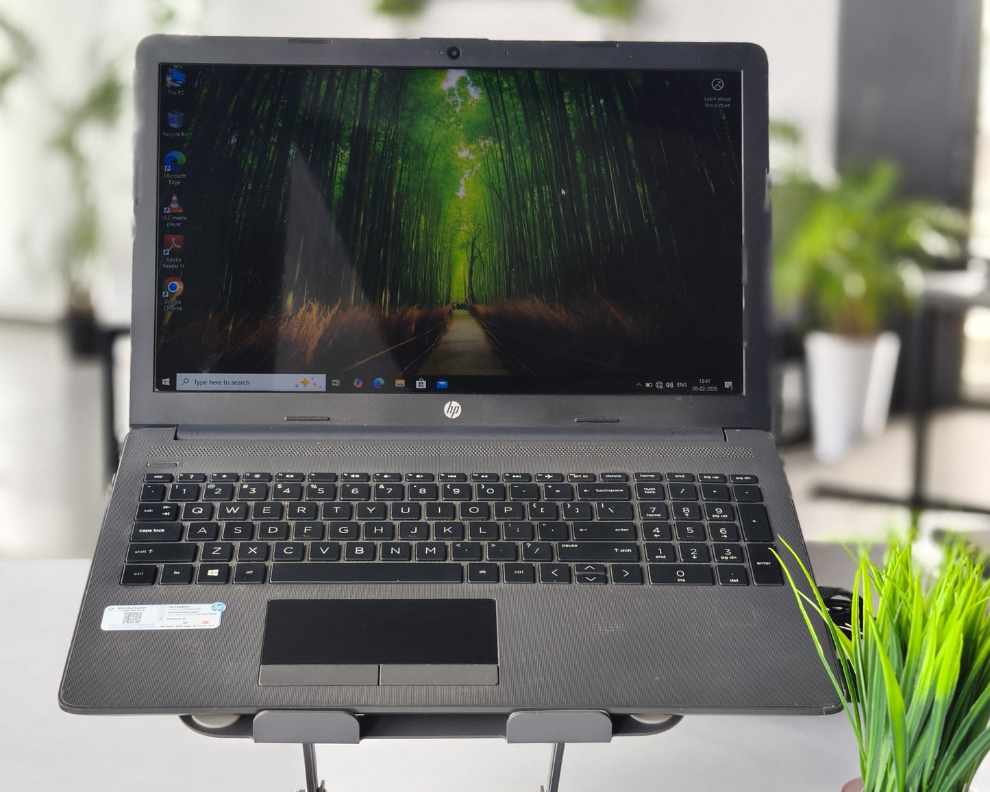 HP 250 G7 Notebook i5 8th Gen (8 GB RAM,256 GB,Onboard UHD Graphics) - 1 Year Warranty (Refurbished)