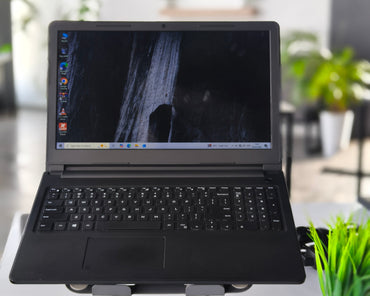 Dell Inspiron 15-3567 i3 6th Gen (8 GB RAM,256 GB SSD,Onboard UHD Graphics) - 1 Year Warranty (Refurbished)