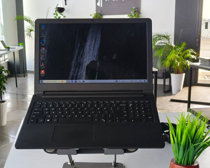 Dell Inspiron 15-3567 i3 6th Gen (8 GB RAM,256 GB SSD,Onboard UHD Graphics) - 1 Year Warranty (Refurbished)