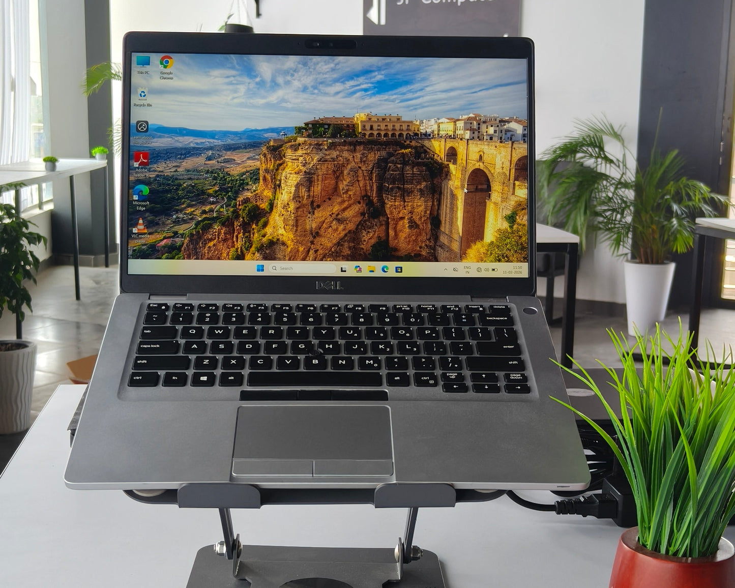 Dell Latitude 5410 i5 10th Gen (8 GB RAM,256 GB SSD,Onboard UHD Graphics) - 1 Year Warranty (Refurbished)