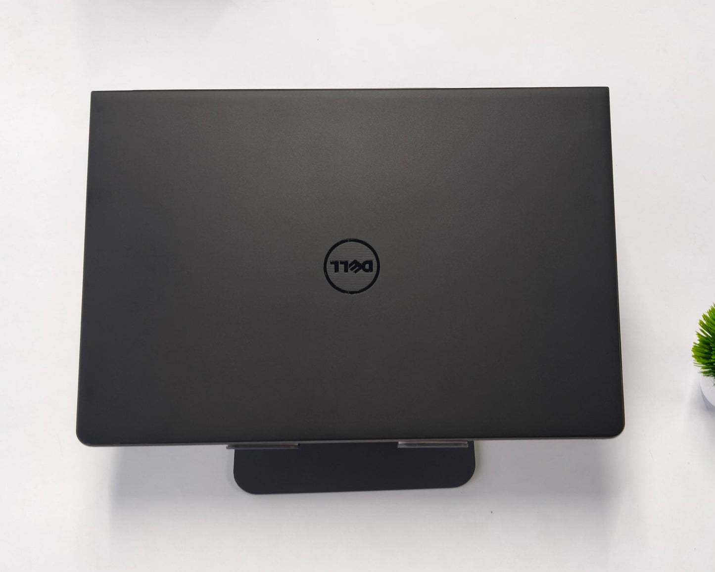 Dell Vostro 3558 i3 5th Gen(8GB RAM, 256GB SSD, Onboard UHD Graphics) - 1 Year Warranty (Refurbished)
