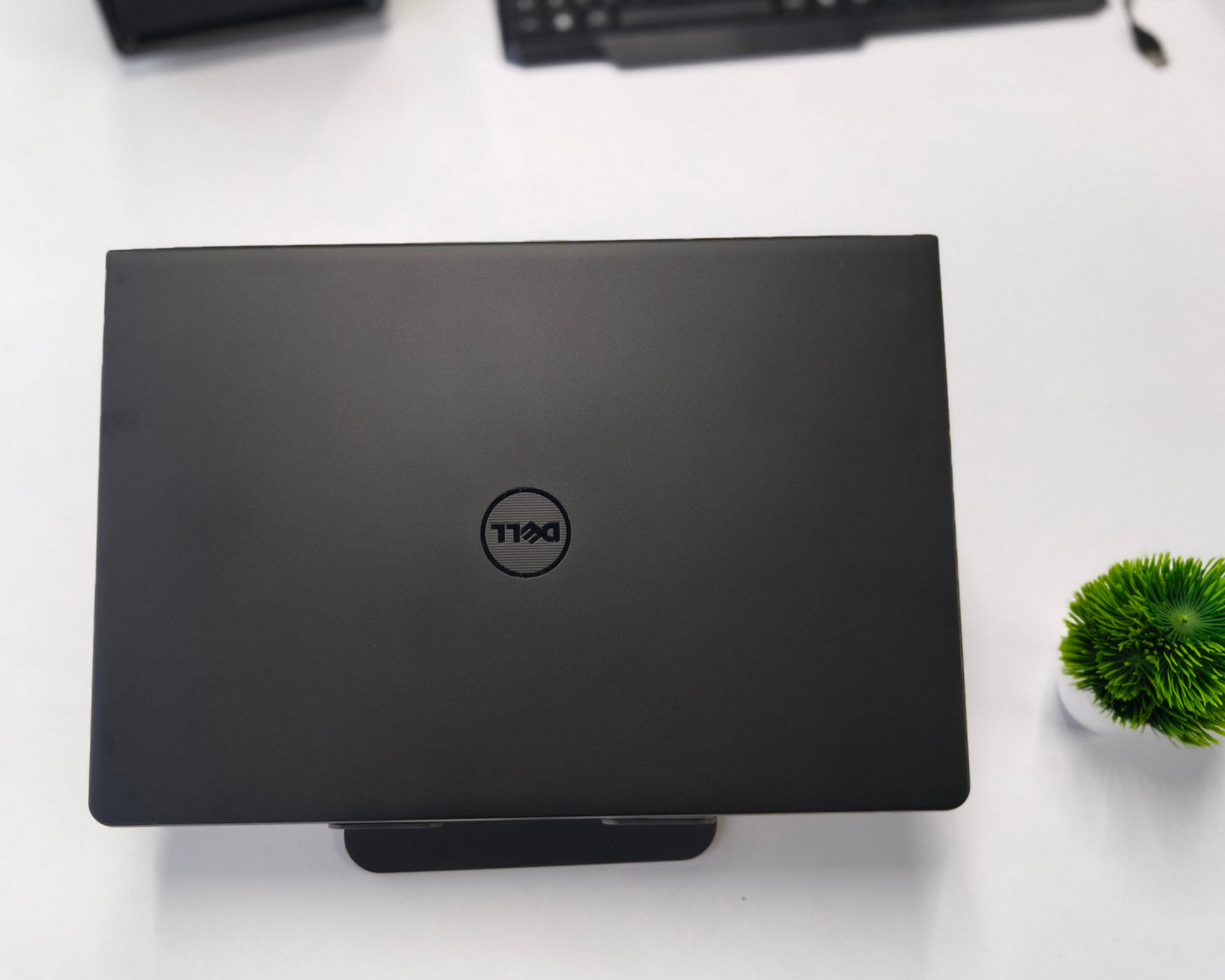 Dell Vostro 3558 i3 5th Gen(8GB RAM, 256GB SSD, Onboard UHD Graphics) - 1 Year Warranty (Refurbished)