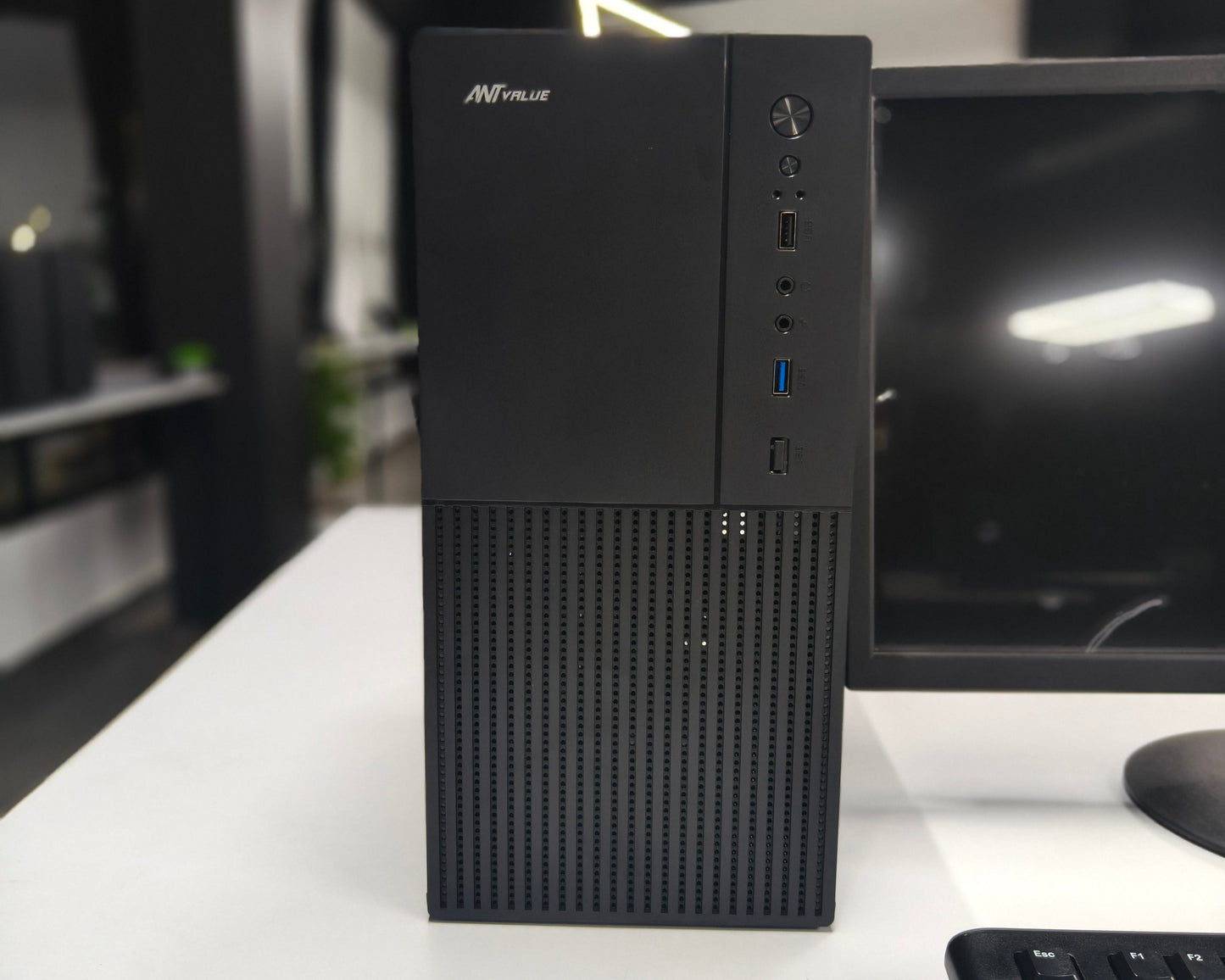 Intel core I5 8th Gen (8 GB Ram,256 GB SSD,1 TB HDD) 19 inch Monitor, Keyboard and Mouse- 3 Years Warranty