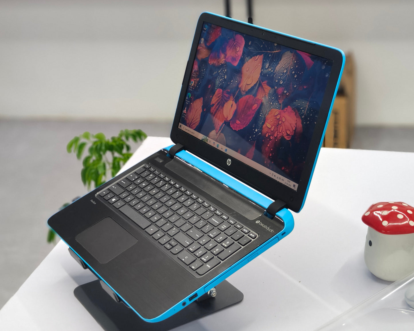 HP Pavilion 15 Notebook PC i3 4th gen (8 Gb RAM, 256 GB SSD,2 GB Onboard UHD Graphics ) - 1 year warranty (Refurbished)