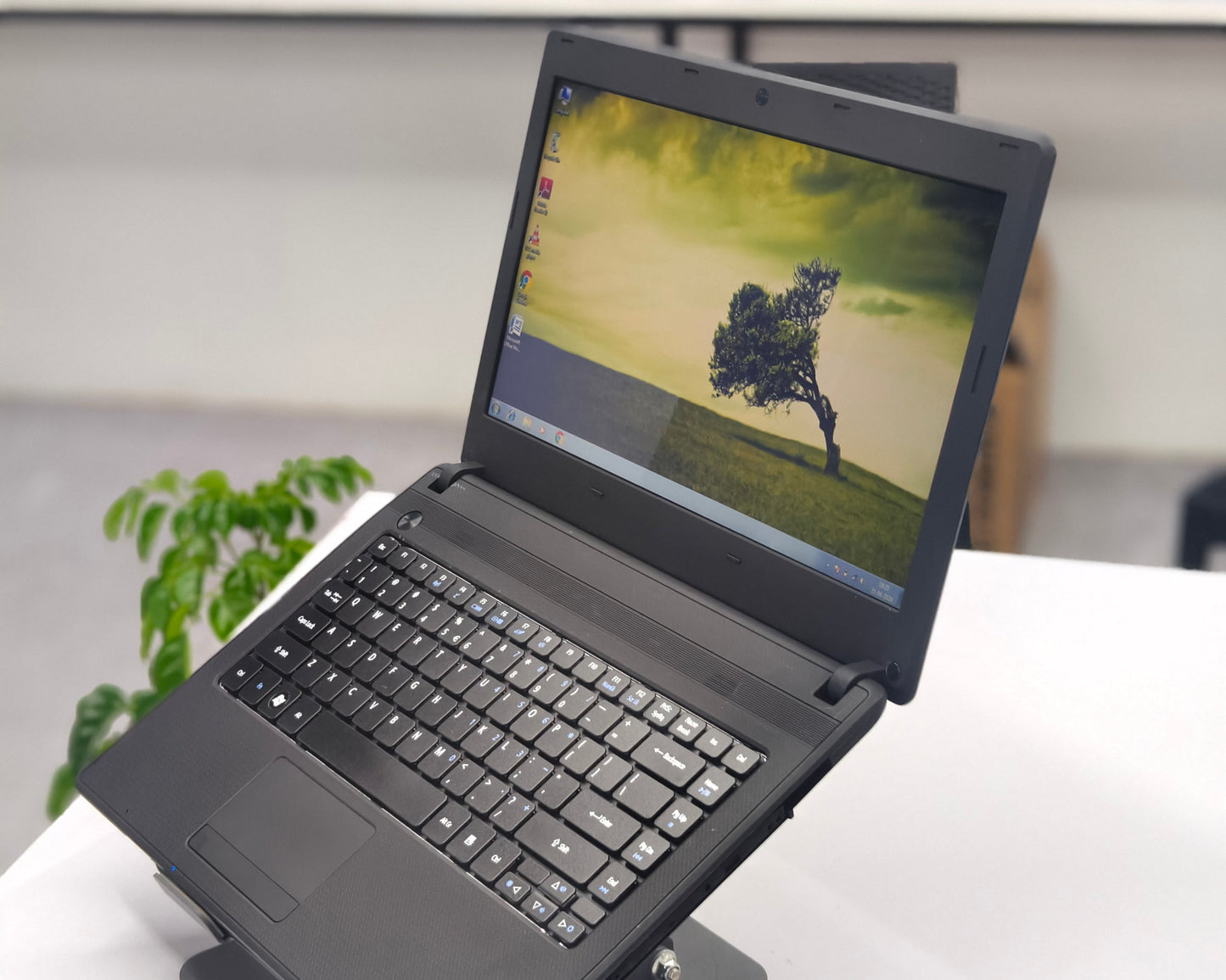 Acer Aspire, Intel Pentium processor (4 Gb RAM, 256 GB SSD ) - 1 year warranty (Refurbished)