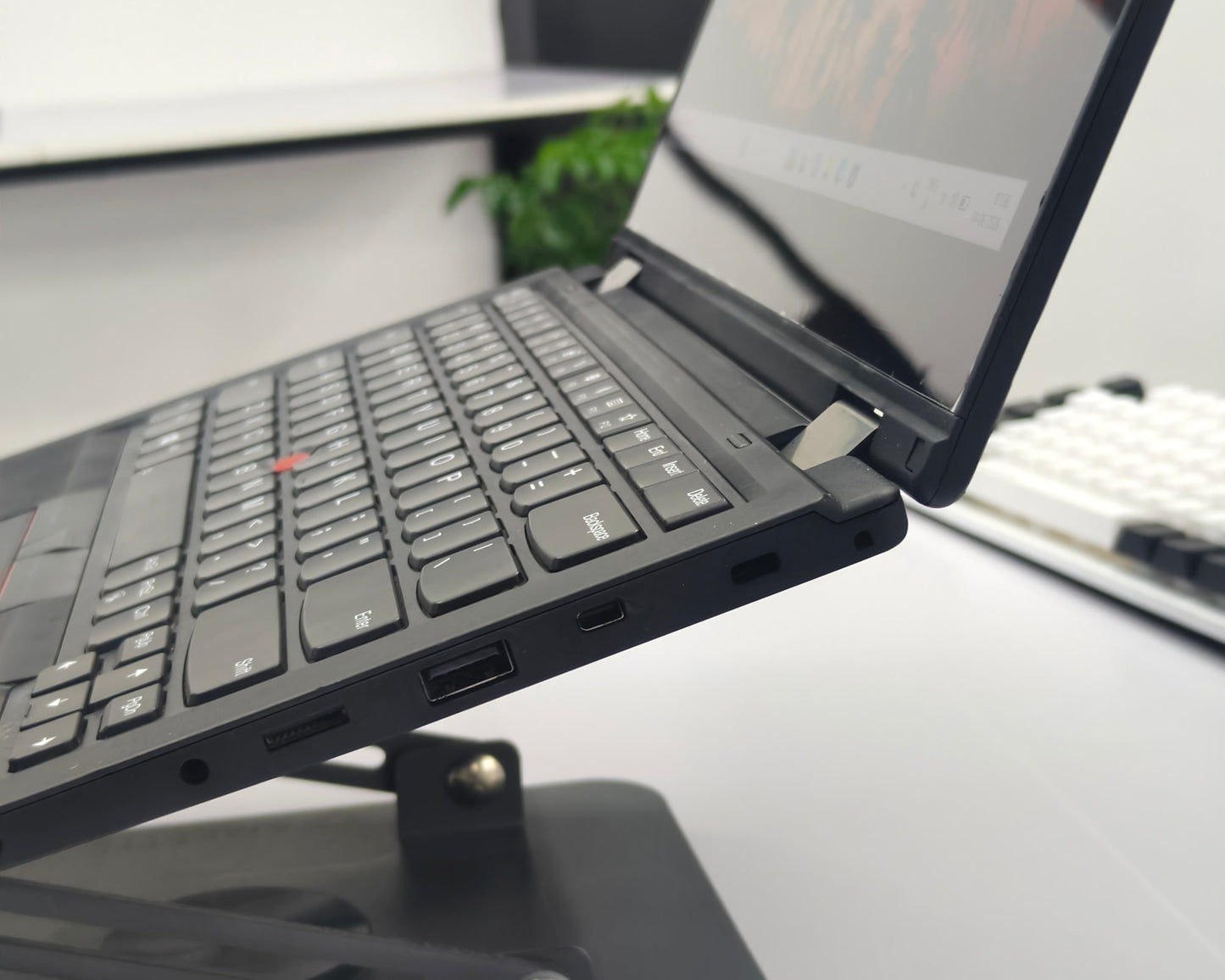 Lenovo ThinkPad L390 Yoga i5 8th gen (8 GB RAM,256 GB NVme,Intel UHD Graphics) - 1 Year Warranty (Refurbished)