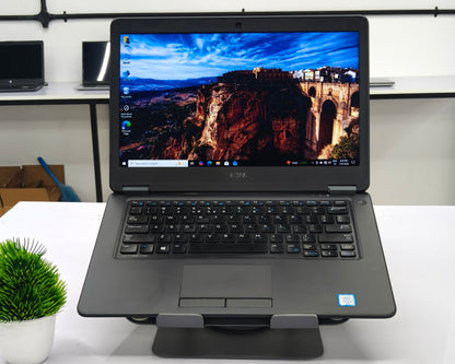 Dell Latitude E7450 i5 5th gen (8 Gb RAM, 256 GB SSD,4 Gb Onboard  UHD Graphics ) - 1 year warranty (Refurbished)