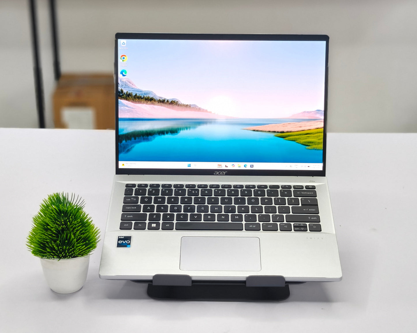 Acer Swift SFG14 i7 13th Gen (16 GB RAM, 1 TB SSD,4 GB UHD Graphics) - 1 year warranty (Refurbished)
