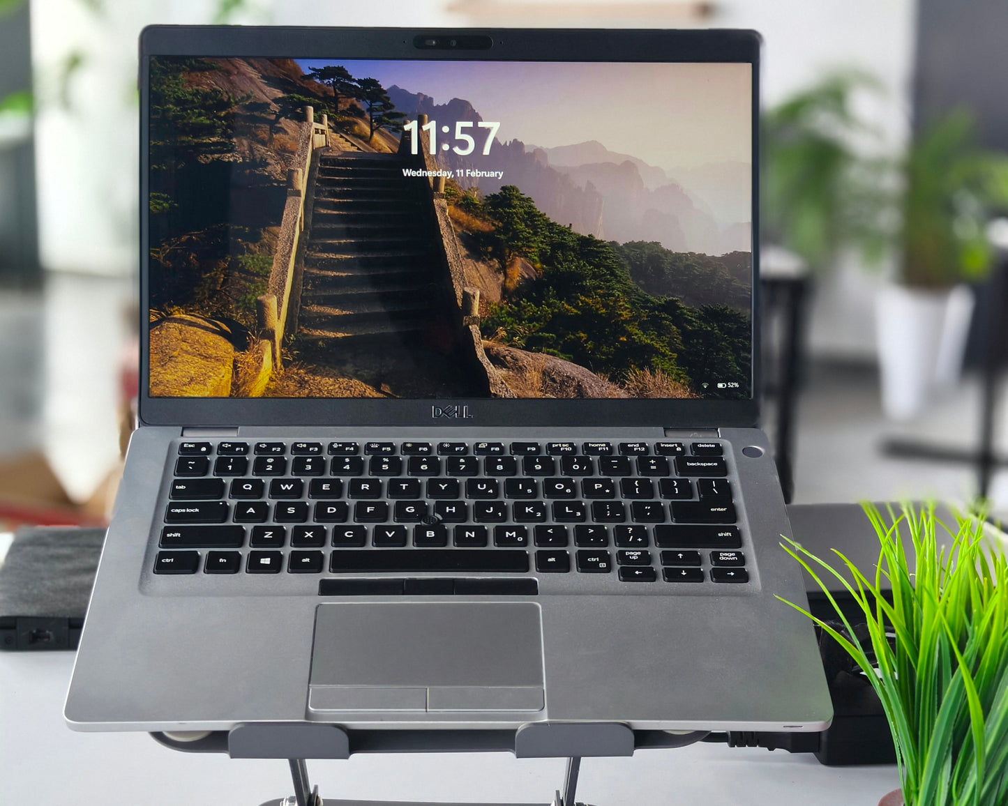 Dell Latitude 5410 i5 10th Gen (8 GB RAM,256 GB SSD,Onboard UHD Graphics) - 1 Year Warranty (Refurbished)