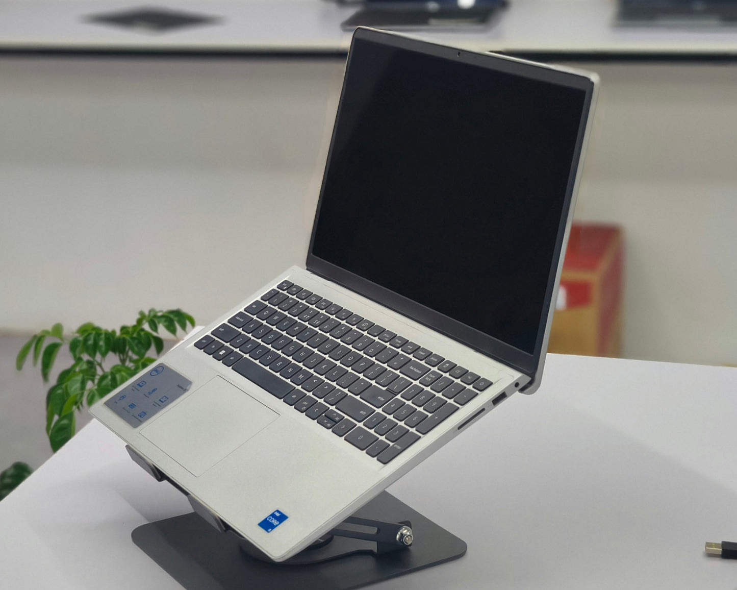 Dell Inspiron 15 3530 i5 13th Gen (16 GB RAM,512 GB SSD, 8GB Onboard UHD Graphics) - 1 Year Warranty (Demo)