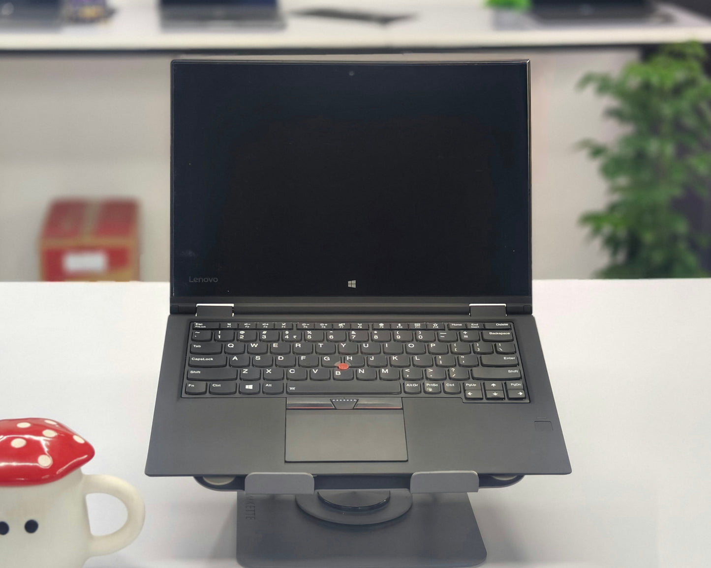 Lenovo Thinkpad X1 Carbon i5 6th Gen (8 GB RAM,256 GB NVme,4 Gb Onboard UHD Graphics) - 1 Year Warranty (Refurbished)