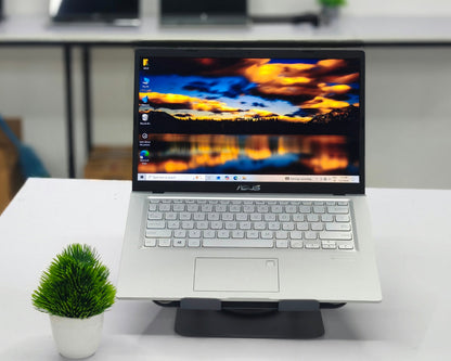 Asus Vivobook  i3 10th gen (8 Gb RAM, 256 GB SSD,4 Gb Onboard  UHD Graphics ) - 1 year warranty (Refurbished)