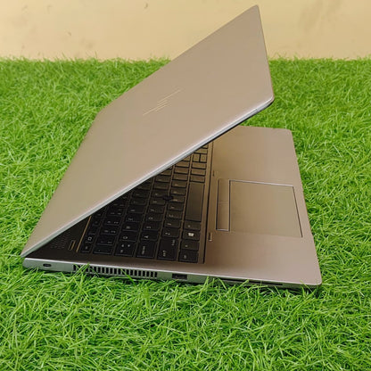 HP ZBook 15u G6 Workstation Laptop i7 8th Gen(16 GB Ram,512 GB Nvme SSD,4 GB Graphics card AMD Radeon)