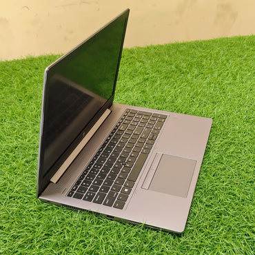 HP ZBook 15u G6 Workstation Laptop i7 8th Gen(16 GB Ram,512 GB Nvme SSD,4 GB Graphics card AMD Radeon)