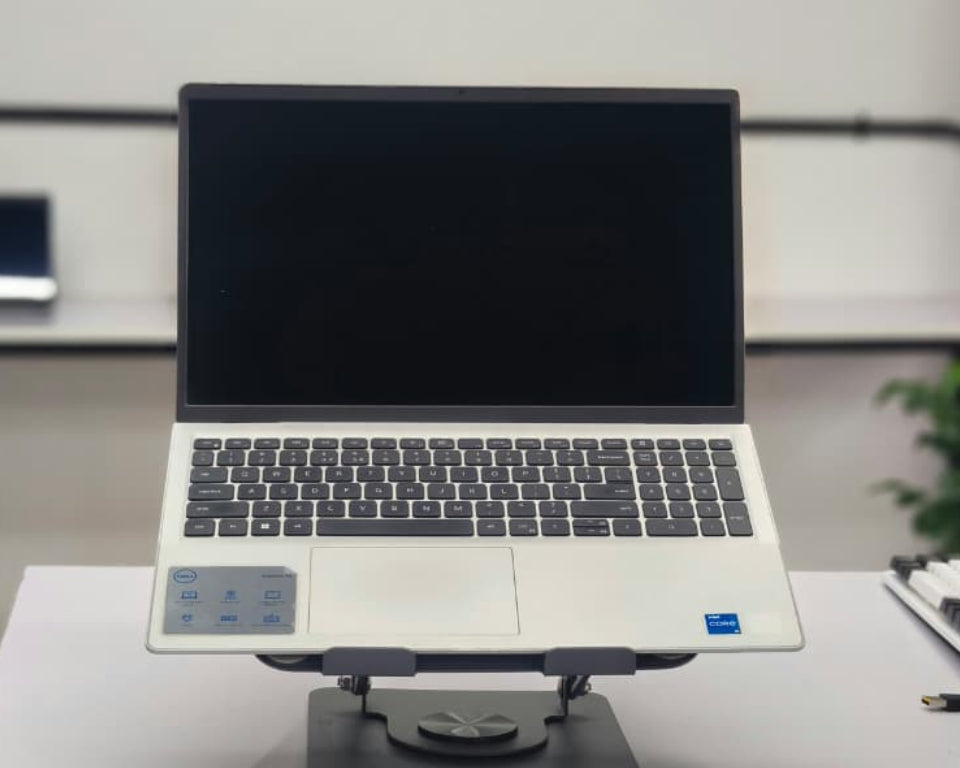 Dell Inspiron 15 3530 i5 13th Gen (16 GB RAM,512 GB SSD, 8GB Onboard UHD Graphics) - 1 Year Warranty (Demo)