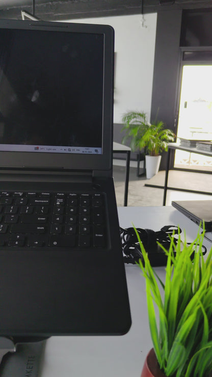 Dell Inspiron 15-3567 i3 6th Gen (8 GB RAM,256 GB SSD,Onboard UHD Graphics) - 1 Year Warranty (Refurbished)